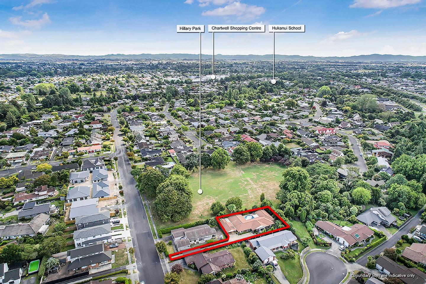 Wow, Spacious Home With A Pool Hamilton Luaran gambar