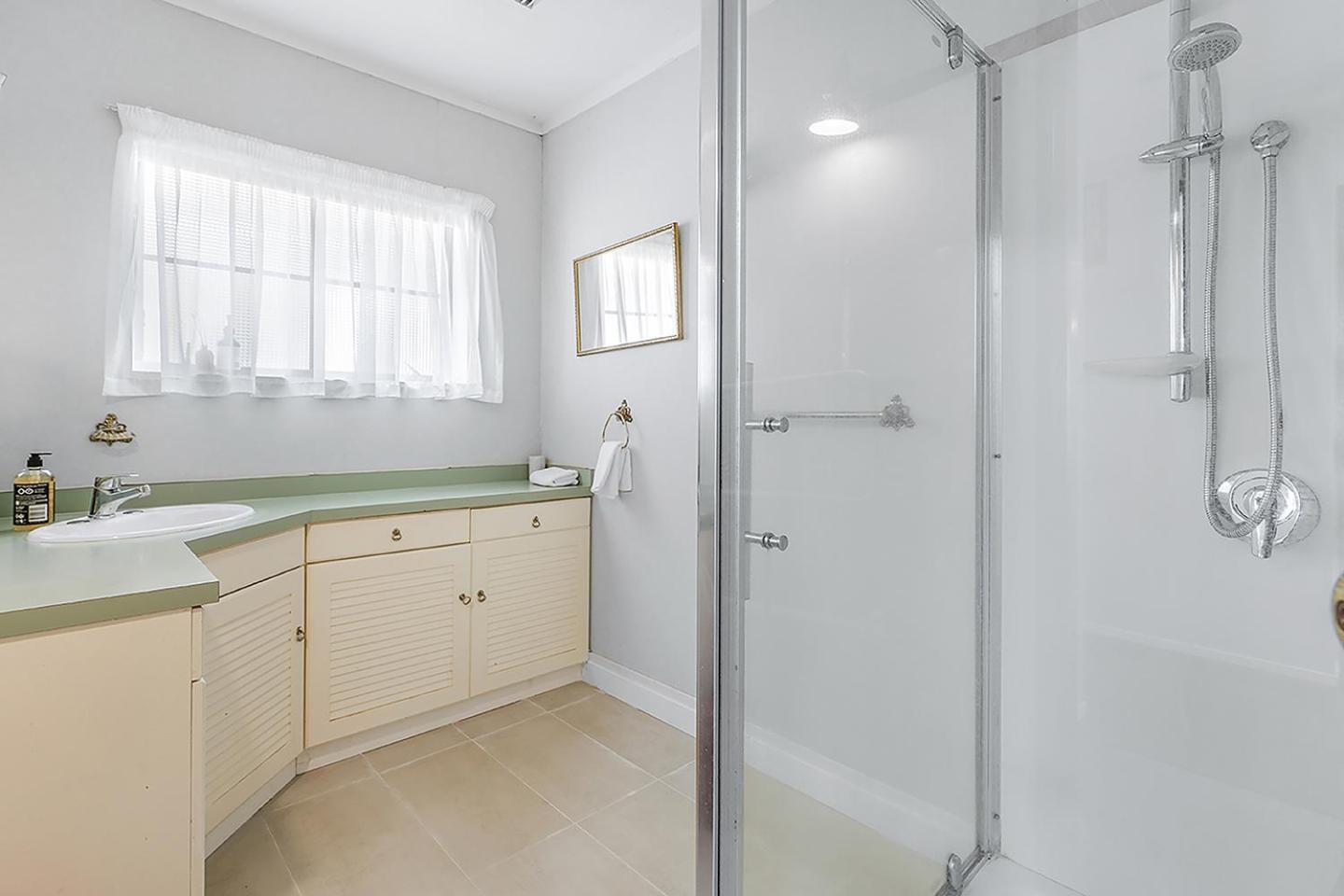 Wow, Spacious Home With A Pool Hamilton Luaran gambar
