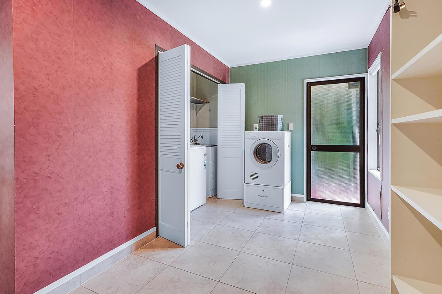 Wow, Spacious Home With A Pool Hamilton Luaran gambar